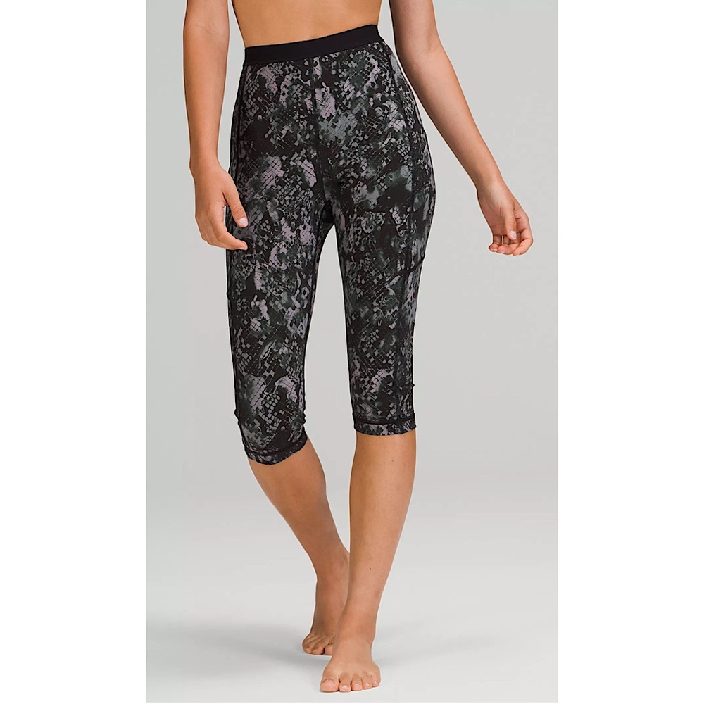Lululemon High Rise Paddle Crop 15.75” in Hideaway Multi Print